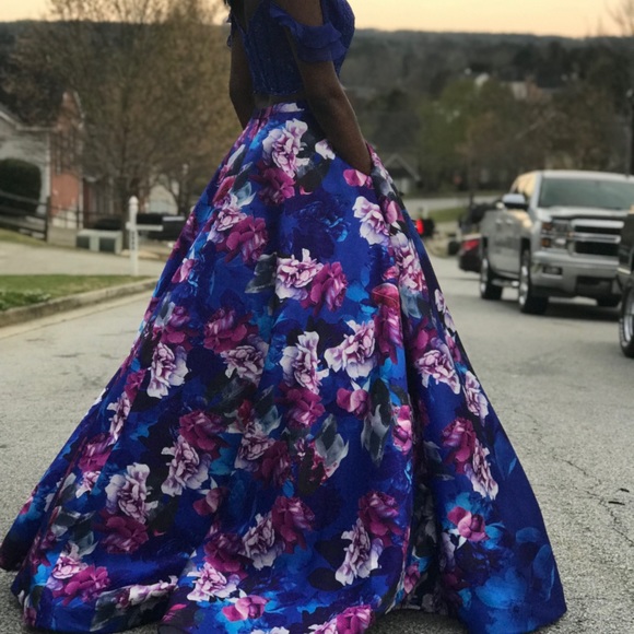 Prom Dress - Picture 2 of 6